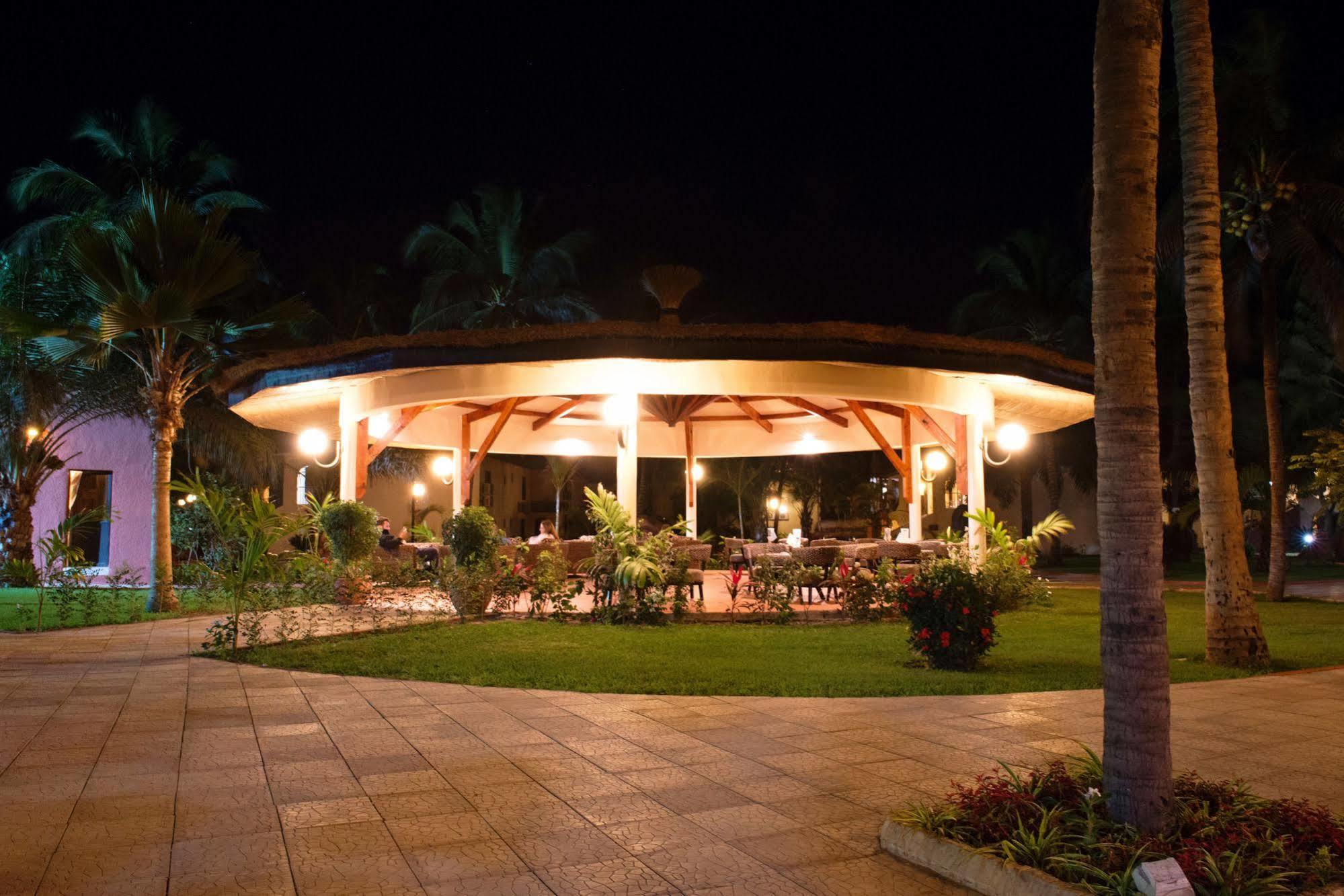 Ocean Bay Hotel & Resort Bakau Dış mekan fotoğraf